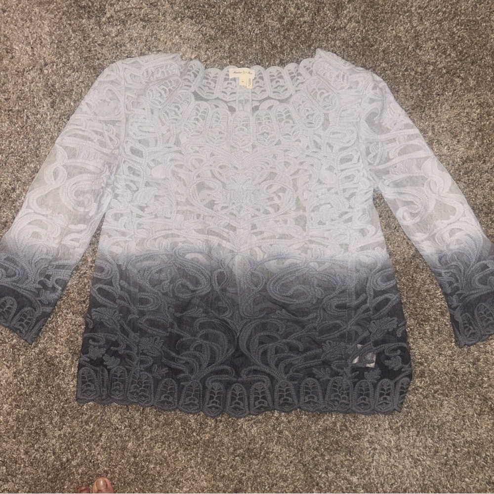 Meadow Rue Ombre Lace 3/4 Sleeve Top - Light Gray to Charcoal